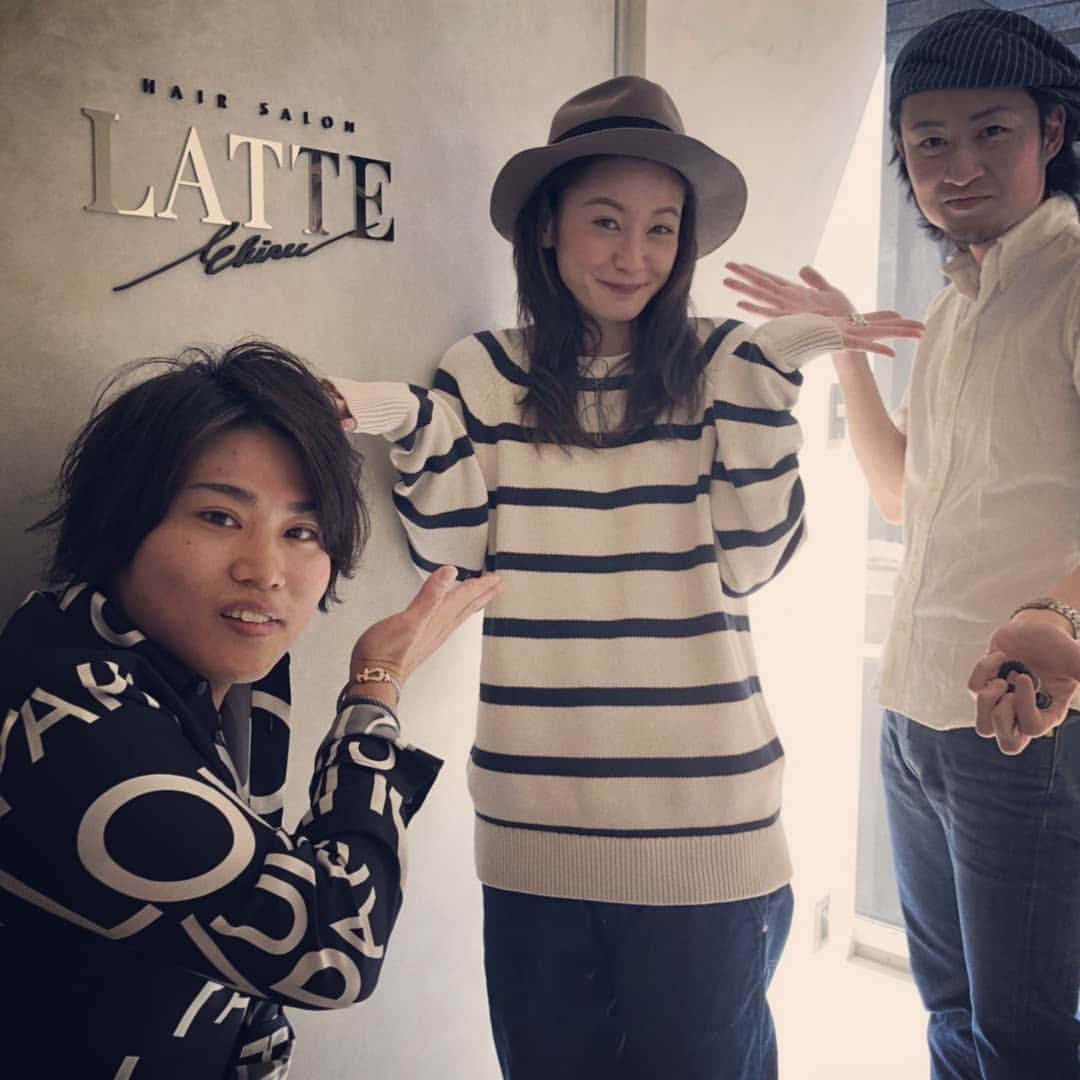 西山茉希さんのインスタグラム写真 - (西山茉希Instagram)「新しい扉をノックノック。  #LATTE #latte #恵比寿 #new #hairsalon  @latte_ebisu  名前がかわいいサロン。  #はじめましてこんにちは #遊びにまいりました  大好物のヘッドスパと、 トリートメントをしてもらった日。  #美容と癒しのコラボレーション #店長さんありがとうございました @fumiya_sakamoto_  インスタ見てますって、 スタッフさん達が嬉しさをくれまして。 サラサラを持ち帰りました。  #駅から徒歩5分 #ありがたき駅近  またスカスカの気持ちよさを感じにゆきますね( ´ー`)」3月19日 9時30分 - maki.nshiyama50