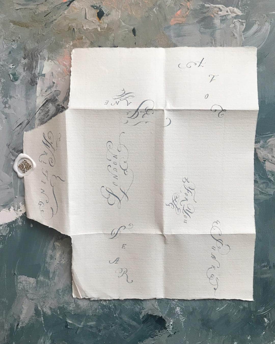 Veronica Halimさんのインスタグラム写真 - (Veronica HalimInstagram)「Envelope writing exploration — #exploration #vhcalligraphy #truffypi #calligraphy #flourishing #handwritting #artistic #typography #themapgallery #letters #forms #shape #calligraphyid #ink #pen #mark #カリグラフィー #モダンカリグラフィーレッスン」3月19日 10時07分 - truffypi