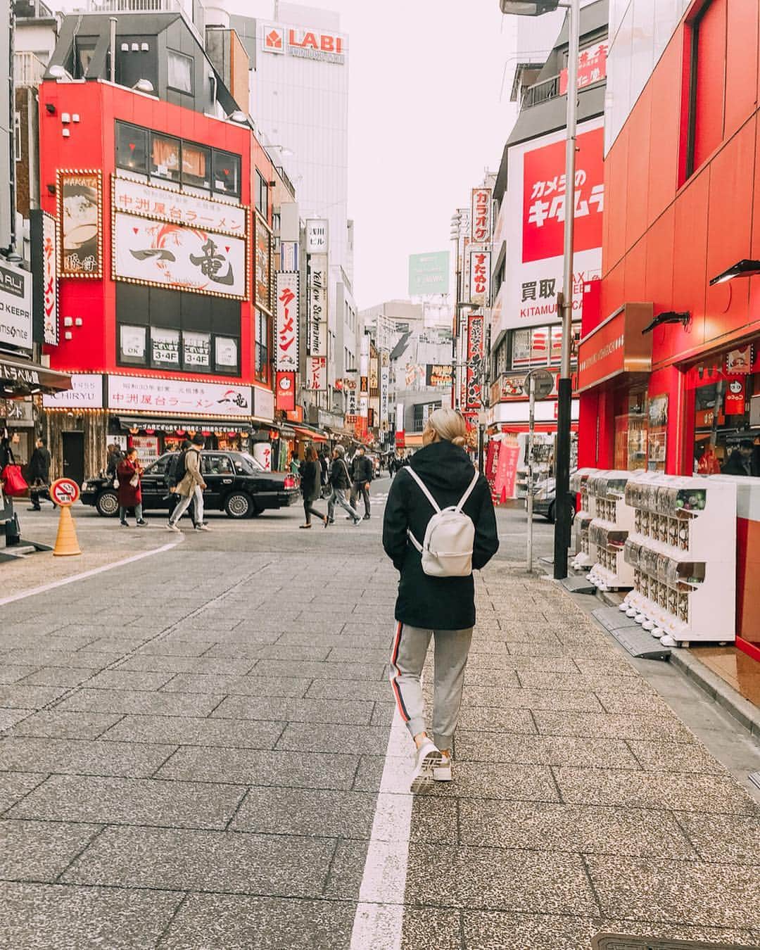 アシュリー・ケインさんのインスタグラム写真 - (アシュリー・ケインInstagram)「Cue “Lost in Japan” by @shawnmendes 🇯🇵」3月19日 10時16分 - icegirlash