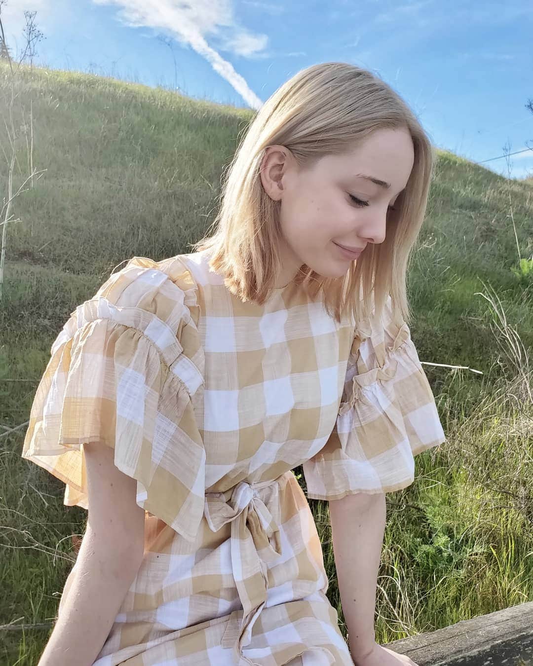 エマ・デュモンのインスタグラム：「💛💛💛」