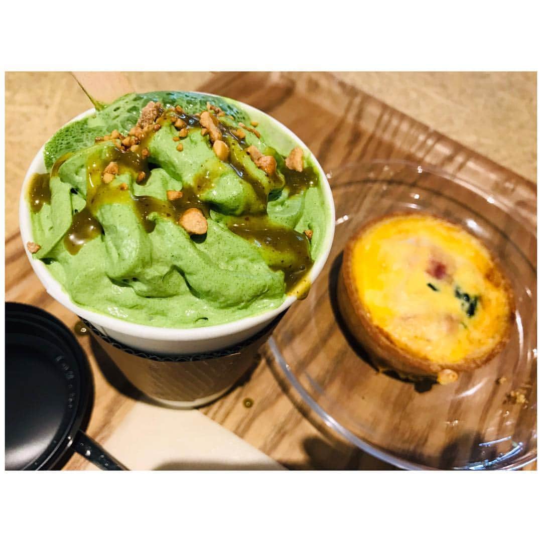 有明ゆなさんのインスタグラム写真 - (有明ゆなInstagram)「仕事おわりに カフェで休憩（＾_＾） たまに食べたくなるキッシュ ♪ . . . . #カフェ #cafe #café #キッシュ #抹茶 #まっちゃ」3月19日 1時38分 - ariake_yuna