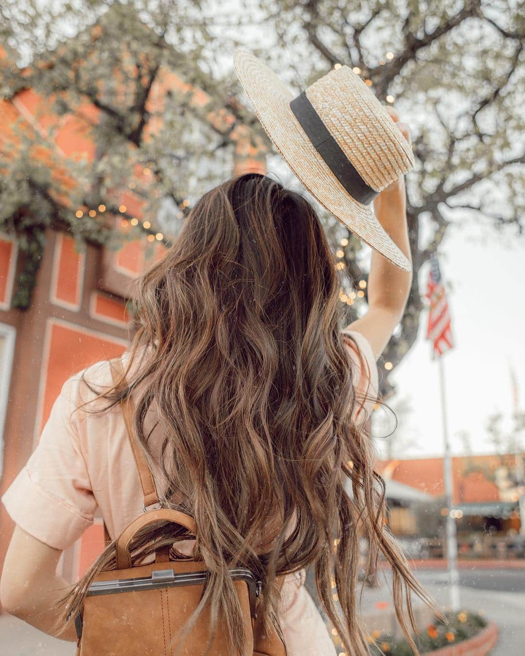 W E Y L I Eのインスタグラム：「🌻🌻🌻 wish you all have a beautiful day! Hair by @daniellekwhite」