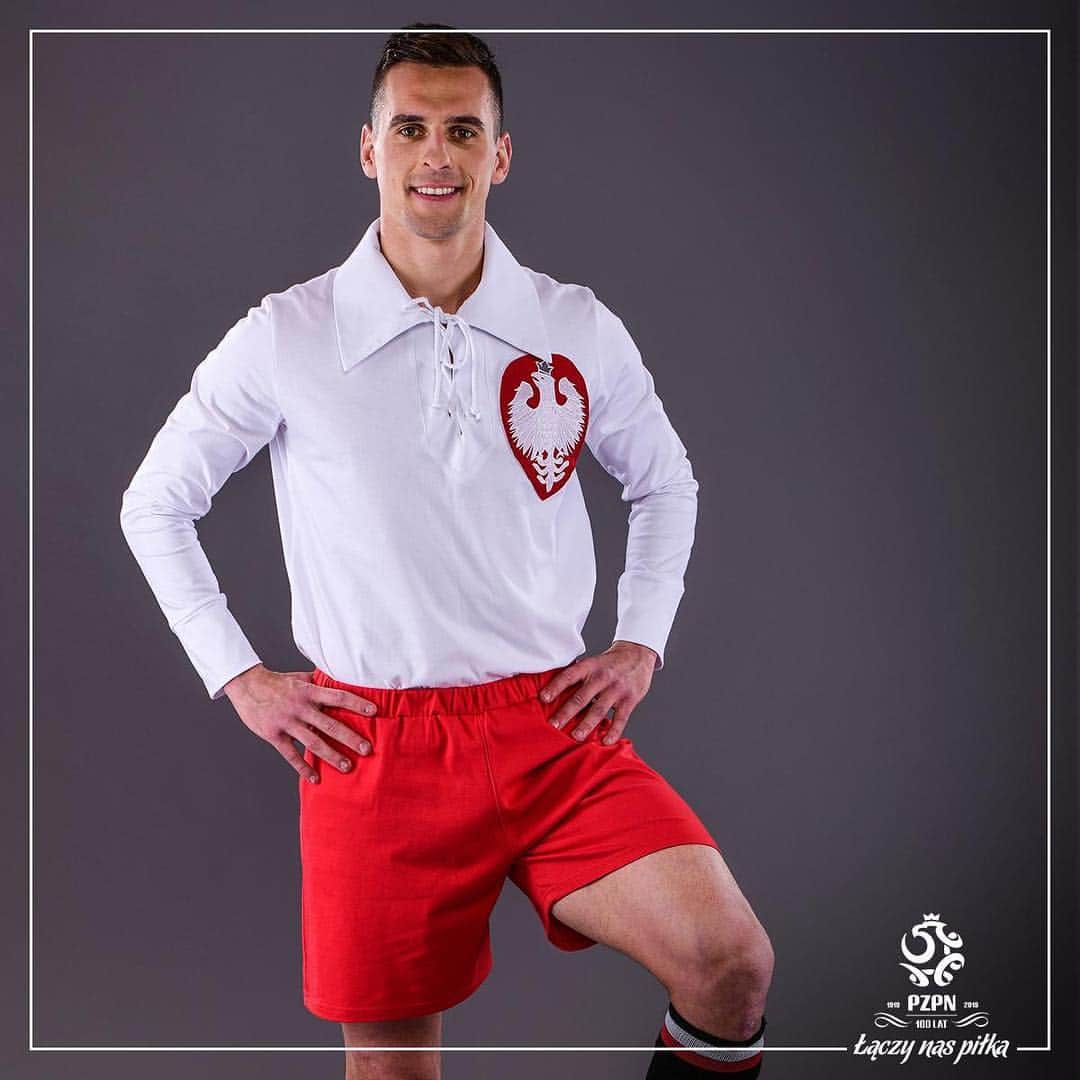アルカディウシュ・ミリクのインスタグラム：「Retro style 🇵🇱👌 #Polska #Poland #RoadToEuro2020 #football #laczynaspilka」