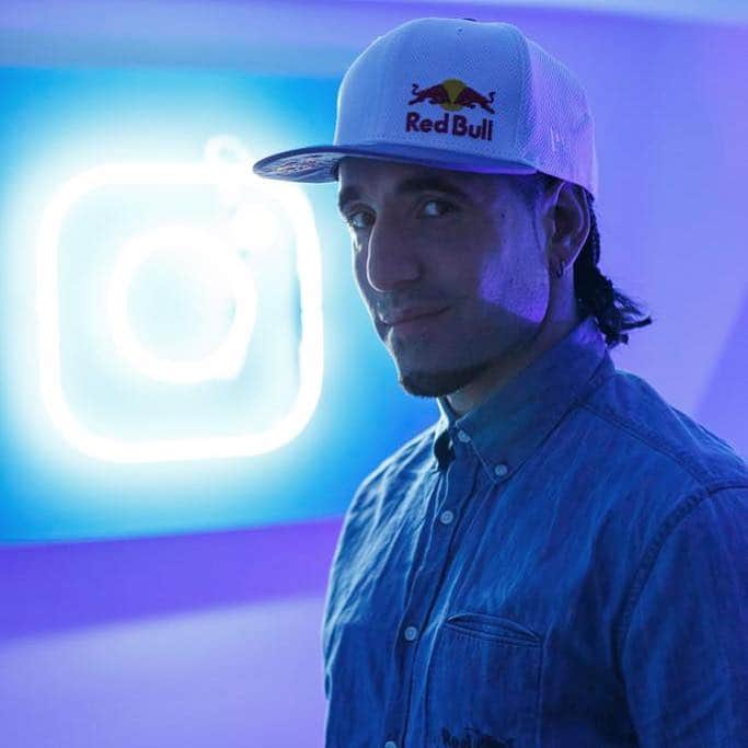 ショーン・ガルニエさんのインスタグラム写真 - (ショーン・ガルニエInstagram)「💥I SEE YOU💥 👁👁👁👁👁👁 Describe me in 2 words ⬇️⬇️⬇️ 🔶 Merci @instagramfr pour l’invitation au concert de @champagnepapi.  Superbe expérience et de très belle rencontre. 🔶 Quel concert vous aimeriez aller voir ? ⬇️⬇️⬇️ 🔶 📷 @sbyconnection 🔶 #SEANGARNIER  #URBANBALLER #GARNIERFAMILY #INSTAGRAM #PICTURE」3月19日 2時09分 - seanfreestyle