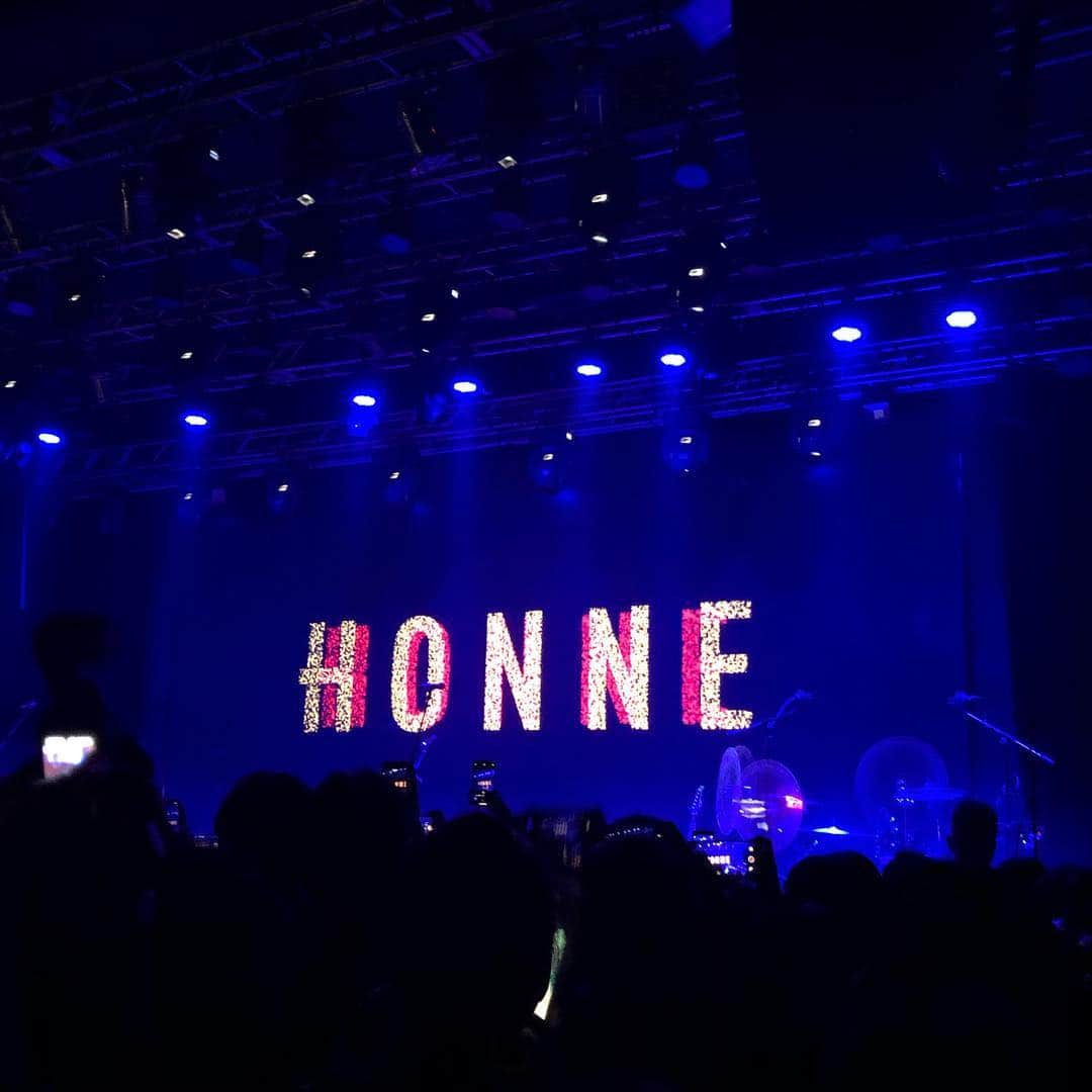 lixibei_iceさんのインスタグラム写真 - (lixibei_iceInstagram)「🔥🍺🎵 第一次honne现场！ @yi_zhang  @#honne  @hellohonne」3月19日 2時11分 - lixibei_ice