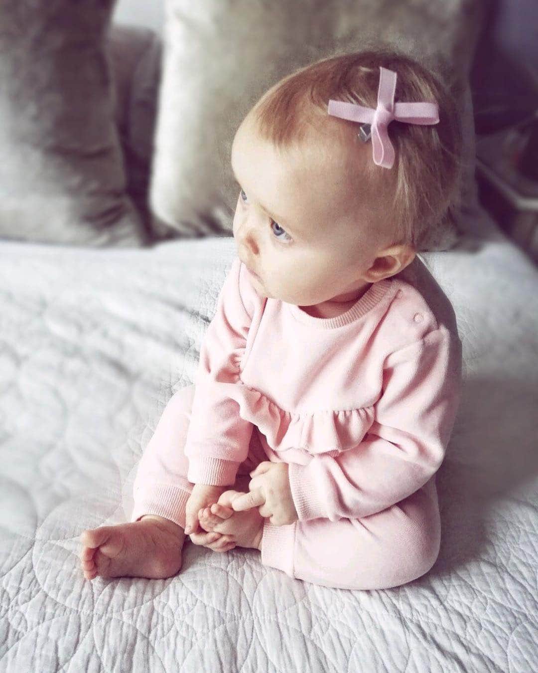 のインスタグラム：「Pretty in pink! 🎀 Give them an INSTANT cute factor like @the_ordinary_mama: tap the image to shop. 🔍  560456. #cute #pink #prettyinpink #velour #kidswear #baby #nextkids #kidsfashion」