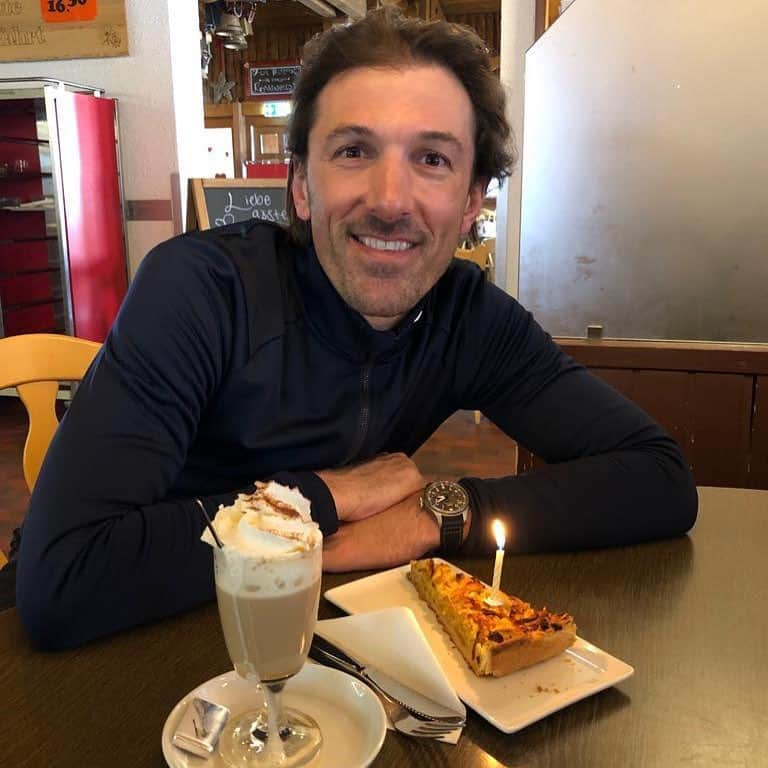 ファビアン・カンチェラーラさんのインスタグラム写真 - (ファビアン・カンチェラーラInstagram)「Thank you for all the kind birthday wishes from all around the world.  I spent a lovely day in the swiss mountains. ❄️⛷🇨🇭」3月19日 2時33分 - fabian_cancellara