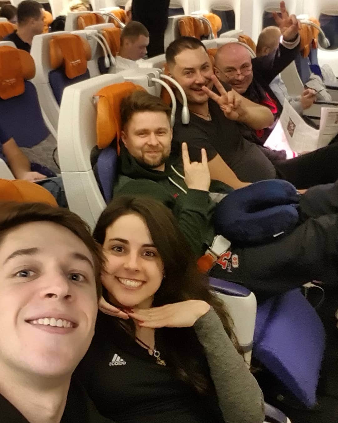 のインスタグラム：「Here We Go! Thank You @fedhielo For Our Comfort Places😚😚😚 See You Soon Japan🇯🇵! Cant Wait To Skate😙! #ZhulinTeam」