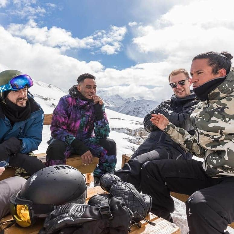 スティーヴ・アオキさんのインスタグラム写真 - (スティーヴ・アオキInstagram)「#aokijump 975. The Aoki x @arminvanbuuren x @sjrm Jump. @tomorrowlandwinter French Alps March 12 2019」3月19日 3時14分 - steveaoki