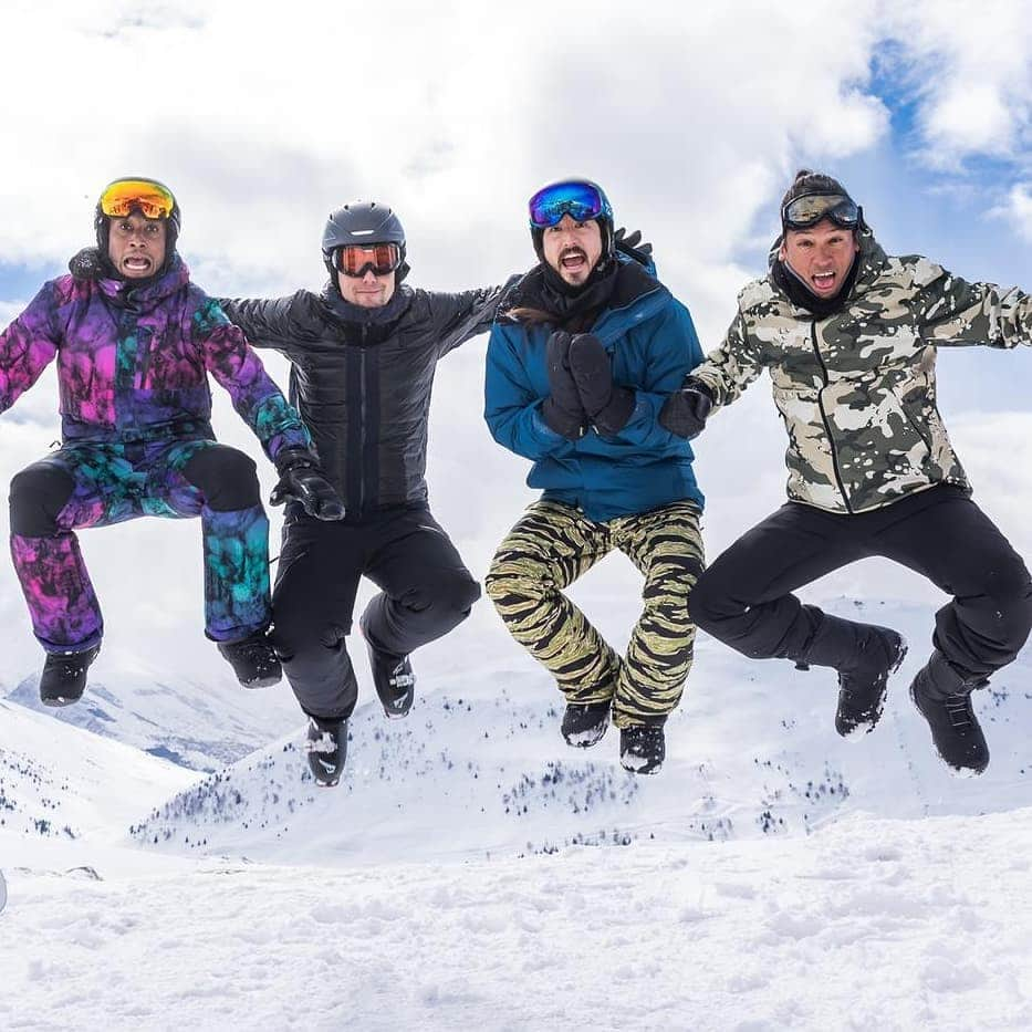 スティーヴ・アオキさんのインスタグラム写真 - (スティーヴ・アオキInstagram)「#aokijump 975. The Aoki x @arminvanbuuren x @sjrm Jump. @tomorrowlandwinter French Alps March 12 2019」3月19日 3時14分 - steveaoki