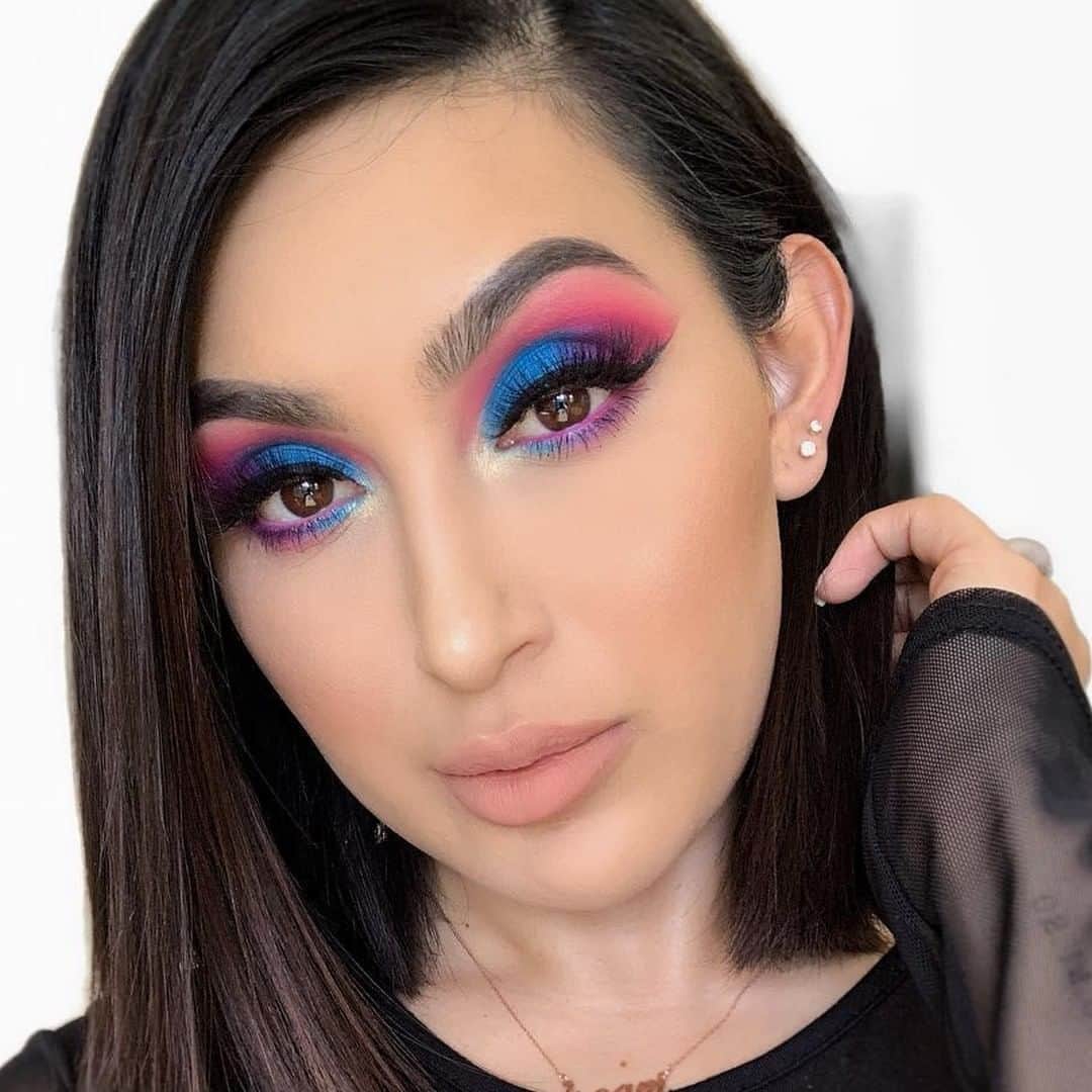 NYX Cosmeticsさんのインスタグラム写真 - (NYX CosmeticsInstagram)「@beautyybird brings the heat with this tropical #MOTD 🔥 She uses our Off Tropic Shadow Palette to get the look! 💃🌴✨ || #nyxcosmetics #nyxprofessionalmakeup #crueltyfreebeauty」3月19日 3時24分 - nyxcosmetics