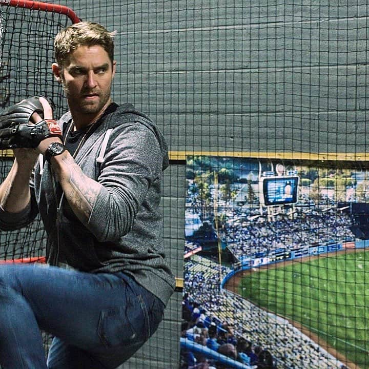 ブルット・ヤングさんのインスタグラム写真 - (ブルット・ヤングInstagram)「C A T C H // ⚾️」3月19日 3時25分 - brettyoungmusic