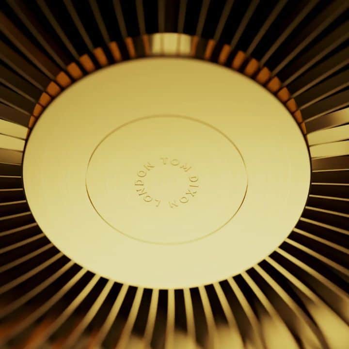 のインスタグラム：「Detail - the engineered spokes of the SPRING light.⁣ ⁣ See the SPRING light at @themanzoni restaurant in Milan, from the 9th April 2019.⁣ ⁣ #tomdixonSPRING #tomdixonMASS #tomdixon #tomochrome #springlamp #lightingdesign #instainterior #interiordesign #monochrome #engineering #lighting #brass #brasslight」