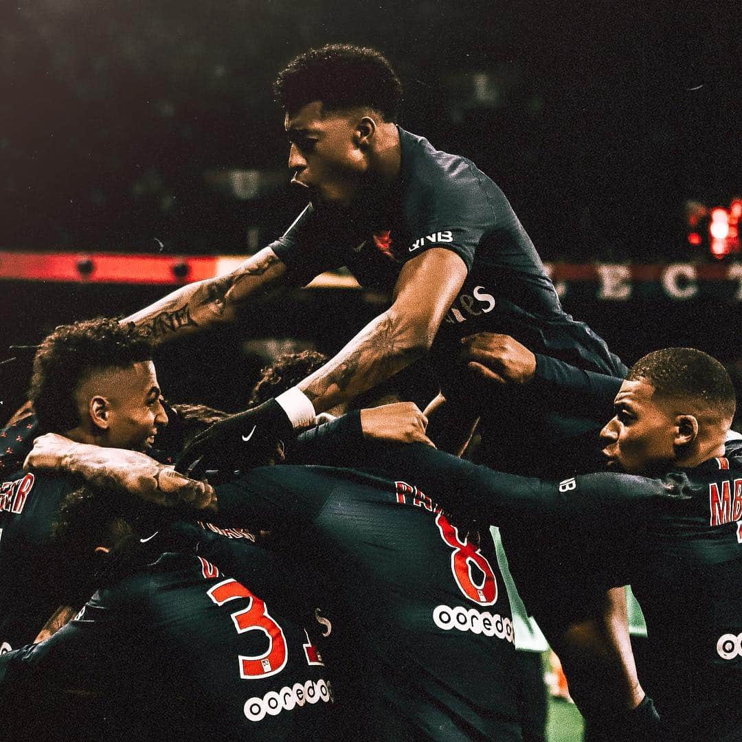 リーグ・アンさんのインスタグラム写真 - (リーグ・アンInstagram)「Les meilleurs clichés de ce #PSGOM qui s’est soldé par la 800e victoire en @ligue1conforama du @psg 📸 ▪️ ▪️ #ligue1conforama #PSGOM #balotelli #psg #om #classico」3月19日 3時36分 - ligue1ubereats