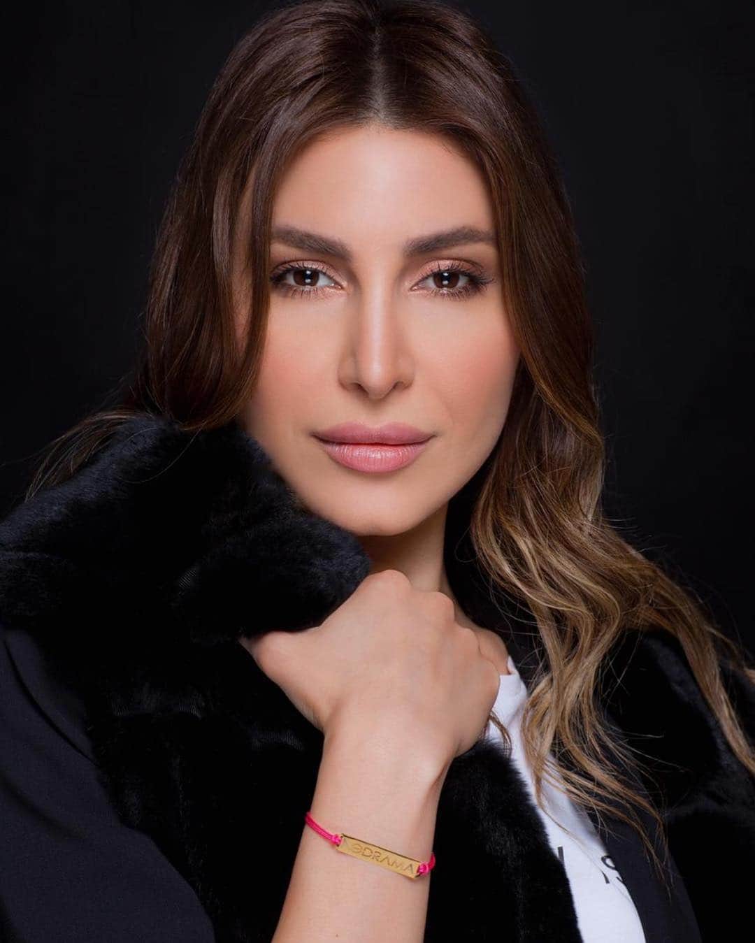 ヤーラさんのインスタグラム写真 - (ヤーラInstagram)「Buy Nodrama bracelet and support @lebanesebreastcancerfoundation helping breast cancer patients who can’t afford treatment fees________ To buy Nodrama bracelet Contact +961 71 102103 or Go to @nodrama_official——— Nodrama bracelet is created by @beirut_power_hub in collaboration with @dayanejewelry  #Yara #Yaralb_lovers  #يارا」3月19日 3時52分 - yara