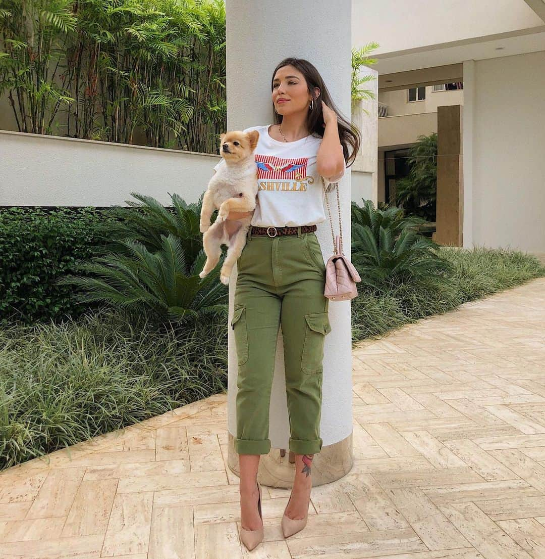 Mariana Sampaioさんのインスタグラム写真 - (Mariana SampaioInstagram)「De volta aos looks junto com meu Chiquinho 💚 look todo @bynv que tanto amo | o cinto é @zara | sapato @schutzoficial」3月19日 3時45分 - mariana