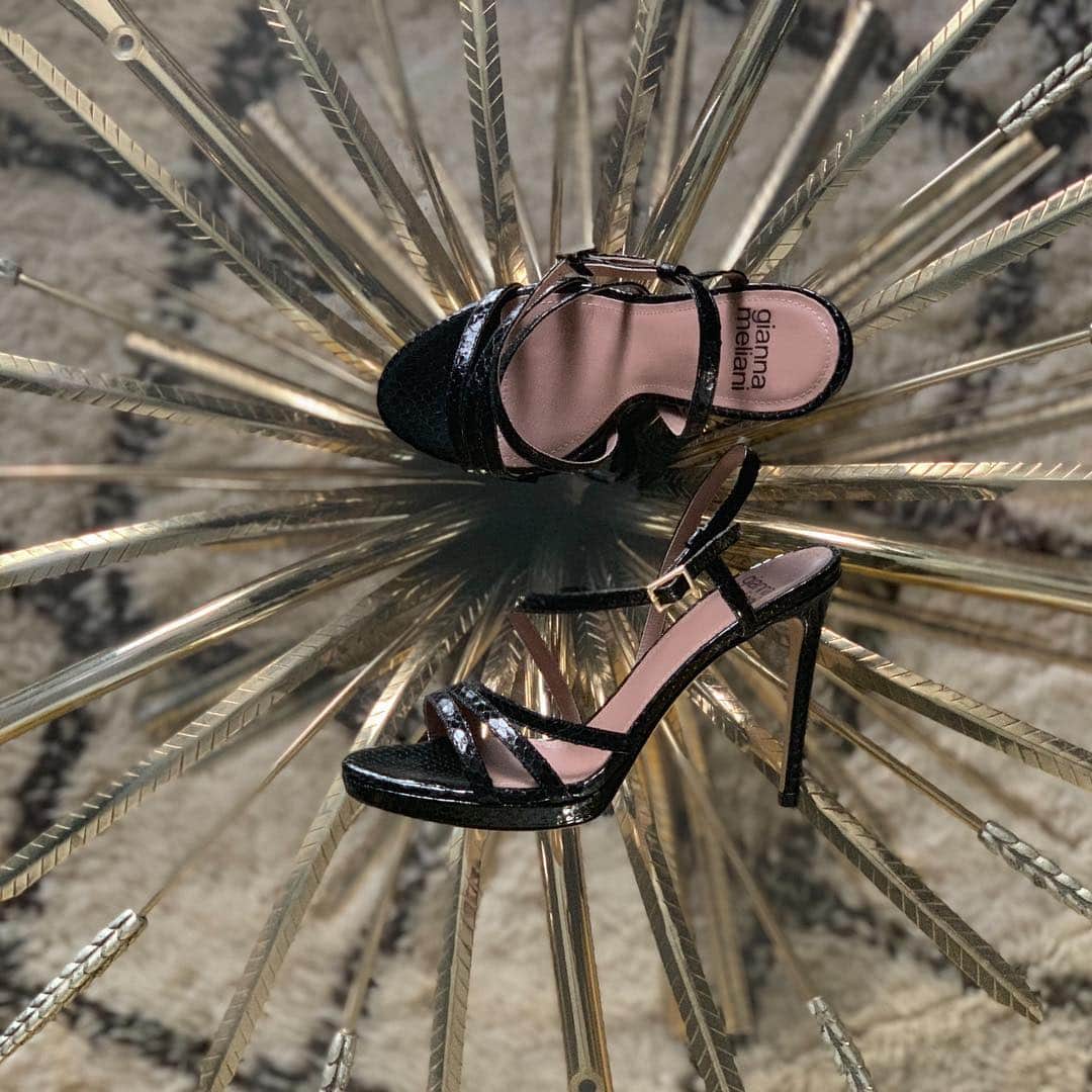 ジャンナメリアーニさんのインスタグラム写真 - (ジャンナメリアーニInstagram)「“Festa” in black is a Must! 🖤🖤🖤 #love#sandals#crazy#shoes#must#fashion#style#pic#best#art#monday#beautiful#shoeaddict#spring#summer#stunning#day#night」3月19日 3時58分 - giannameliani