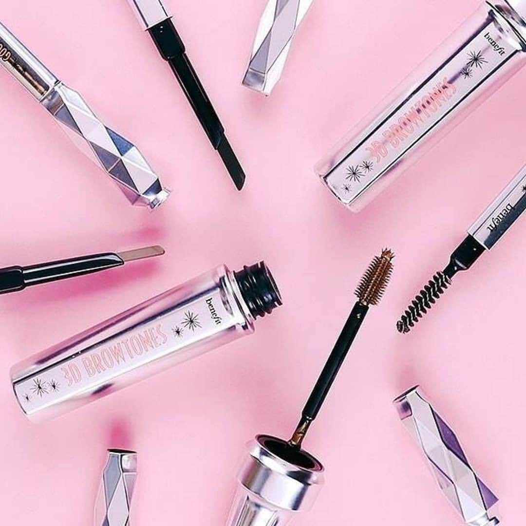 Benefit Cosmetics UKさんのインスタグラム写真 - (Benefit Cosmetics UKInstagram)「How well do you know your bf's brow routine? 💕 Tag a bestie that's using one of these Benefit brows products in the comment bellow 👇#benefit #beauty #benefitbrows . . 📷 Image Description: Benefit brow products on a pink background」3月19日 4時15分 - benefitcosmeticsuk