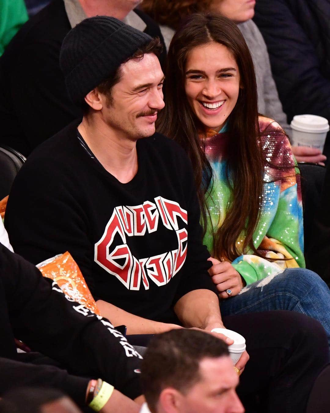 Just Jaredさんのインスタグラム写真 - (Just JaredInstagram)「James Franco with girlfriend Isabel Pakzad sitting courtside at the @nyknicks game! See more on JustJared.com #JamesFranco #IsabelPakzad Photos: @gettyimages」3月19日 4時25分 - justjared