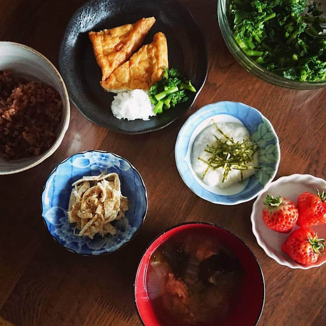 なでしこ健康生活さんのインスタグラム写真 - (なでしこ健康生活Instagram)「Repost from @te__ru_u.8)  breakfast❕今日は検診日🏥💉朝からしっかり食べて甘酒飲んで行って来よう😷  #酵素玄米 #熟成玄米 #なでしこ健康生活 #素食 #ビーガン朝食 #動物性たんぱく質不使用 #バランスの良い食事 #植物性たんぱく質 #ビタミン #ミネラル #彩り豊か #ご飯とお味噌汁はいつもの半分 #台所診療所」3月19日 4時31分 - nadeshiko_healthy_life