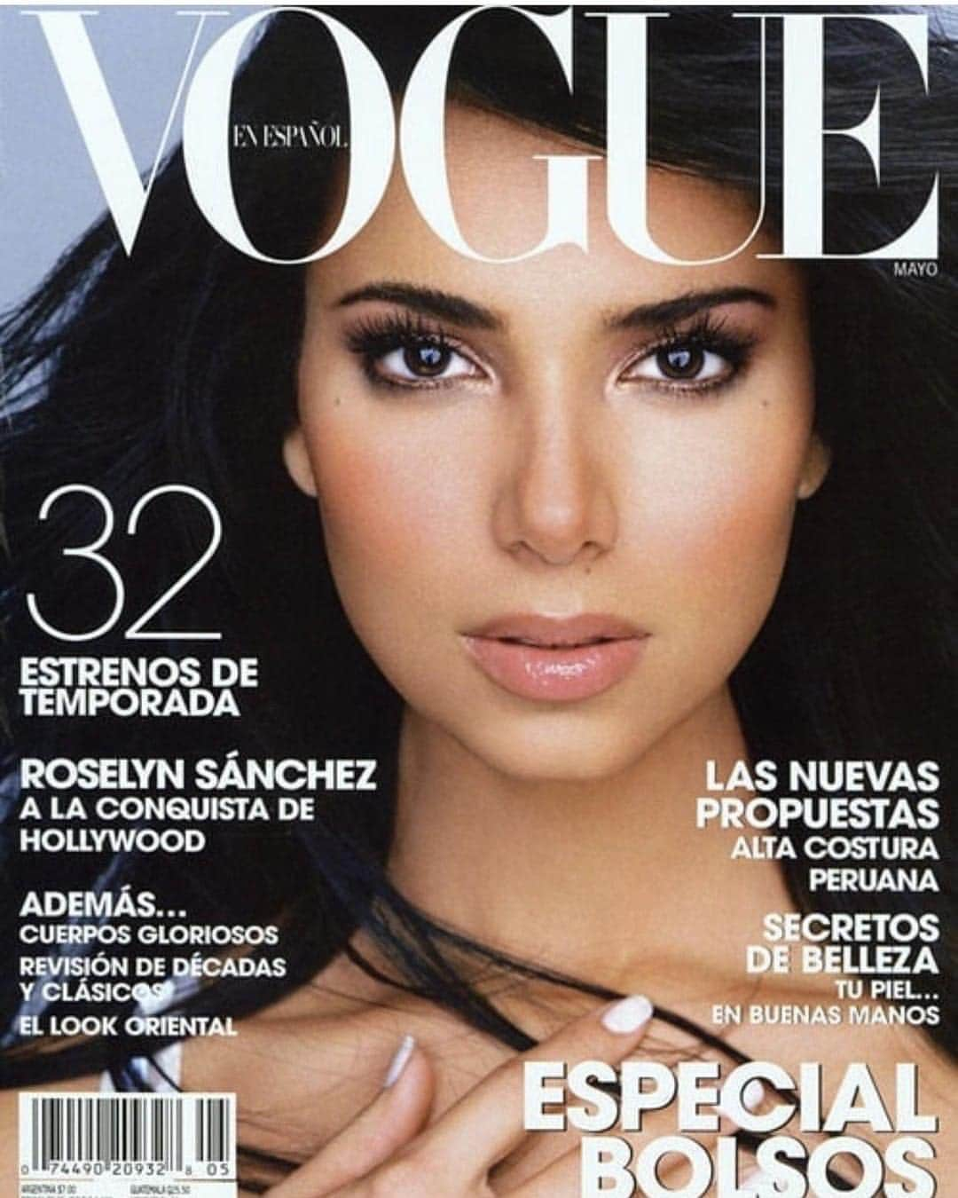 ロゼリン・サンチェスさんのインスタグラム写真 - (ロゼリン・サンチェスInstagram)「Memory Monday 😘😘... one of my favorite covers eveeeeeeer!!! Don’t remember the year.  Fab make up by my girl @beautybyelan who is my make up lady at the upcoming @grandhotelabc series!! So yes, I have been working with Elan for a looooooong time!!! And have loved every second of it!!」3月19日 5時10分 - roselyn_sanchez