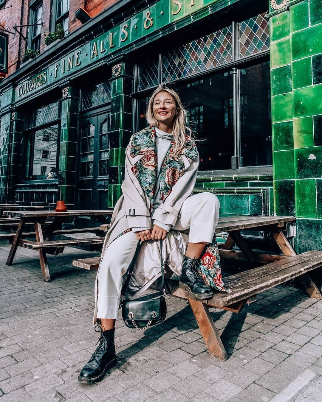 ASOSさんのインスタグラム写真 - (ASOSInstagram)「Monday? Completed it, mate ✔️ 📸 @londonblogger_ 🔎 ASOS DESIGN trench coat (1345526) 🗣 Image description: Emily wearing an ASOS embroidered trench coat」3月19日 5時04分 - asos