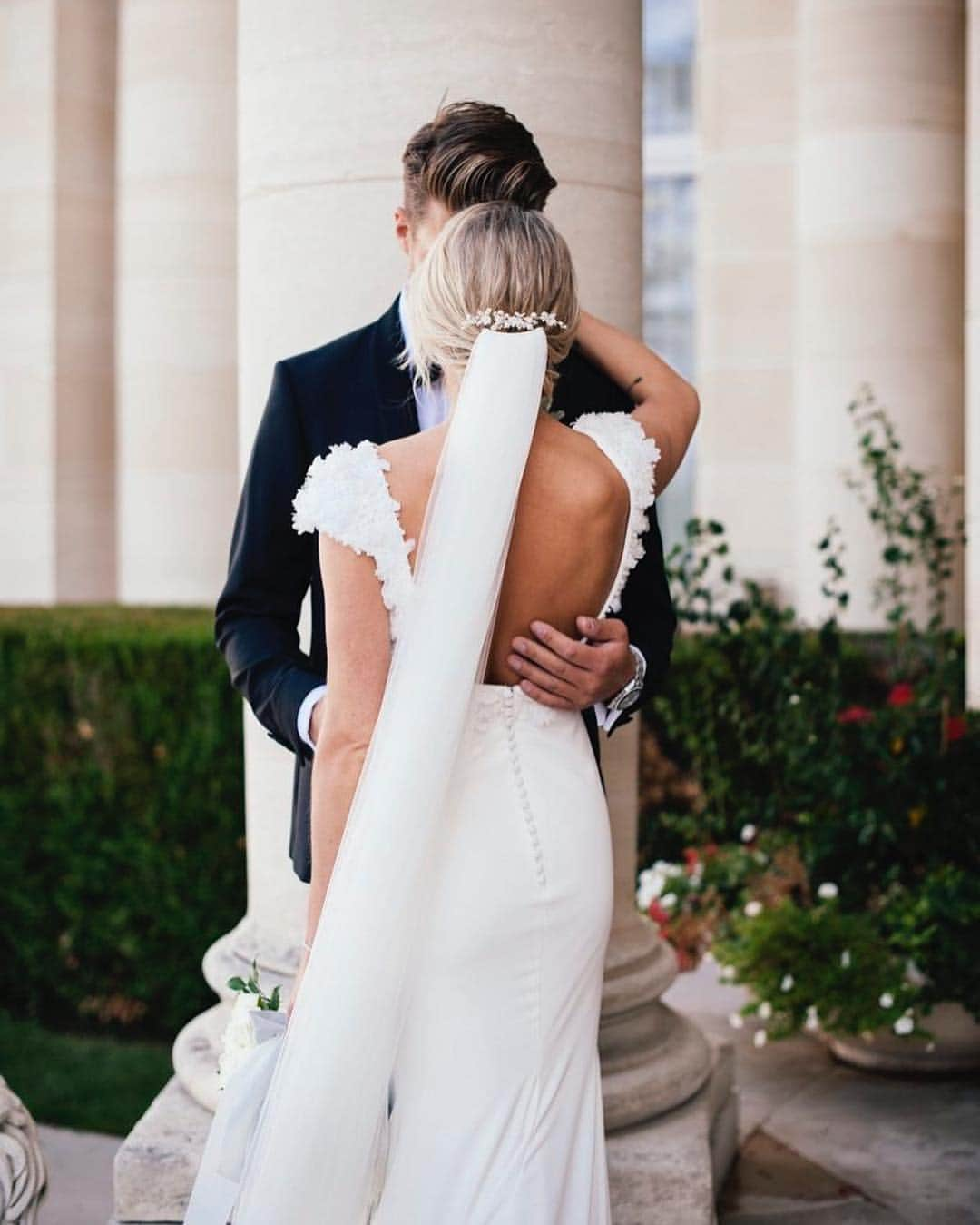 Pronoviasさんのインスタグラム写真 - (PronoviasInstagram)「The beautiful wedding of a real bride in Chantilly (France), wearing our Agua dress. She was stunning! Thank you for sharing your photos with us. #PronoviasStylishBride @jon.m.s」3月19日 5時45分 - pronovias