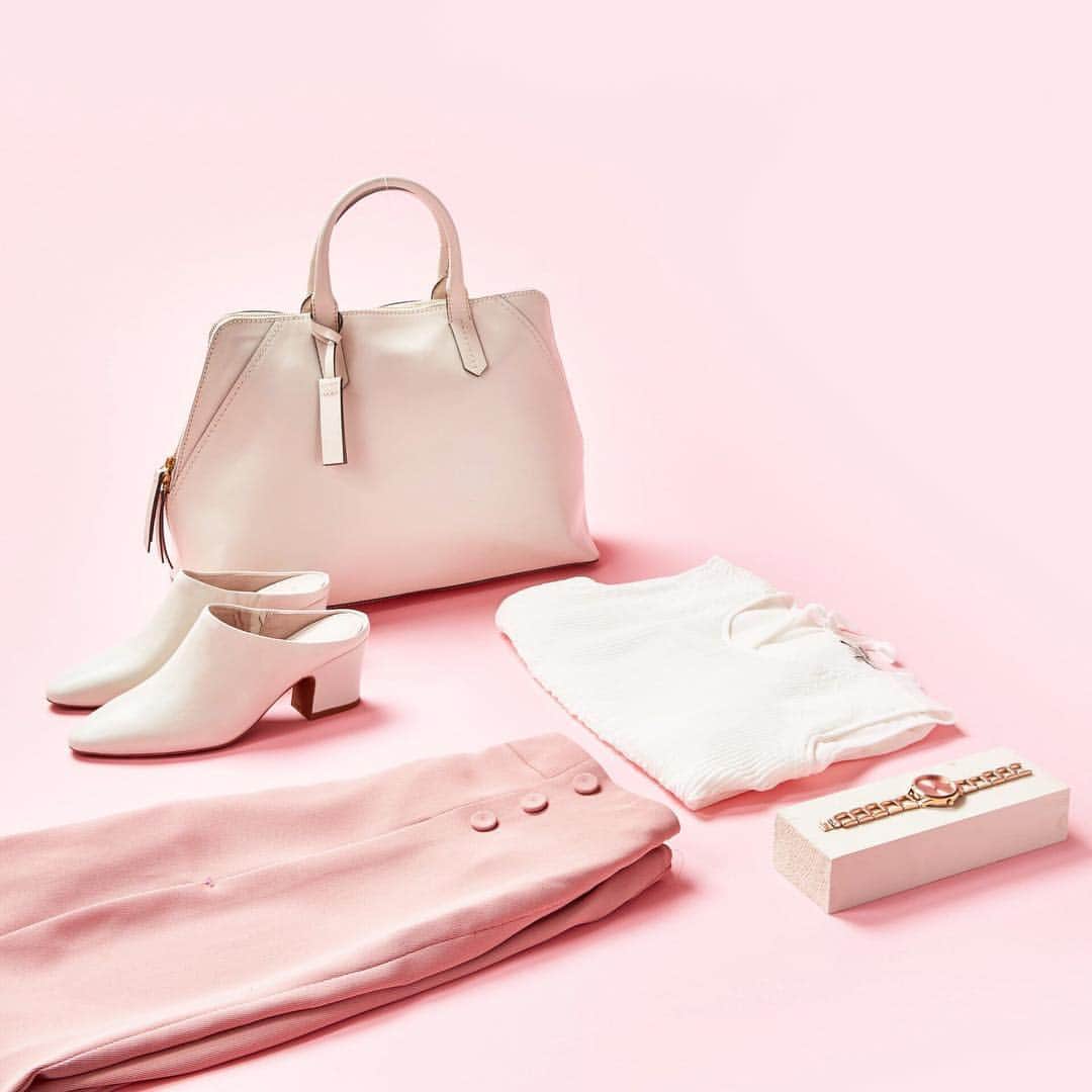 のインスタグラム：「Whatever you owe her for this #MothersDay, say thank you with an outfit she'll love 🌸 #IOUMum #mum #gifting #outfit #outfitinspo #pink #neutral #trend #womenswear #nextwomen #nextfashion #giftsforher #womensfashion #womenstyle」
