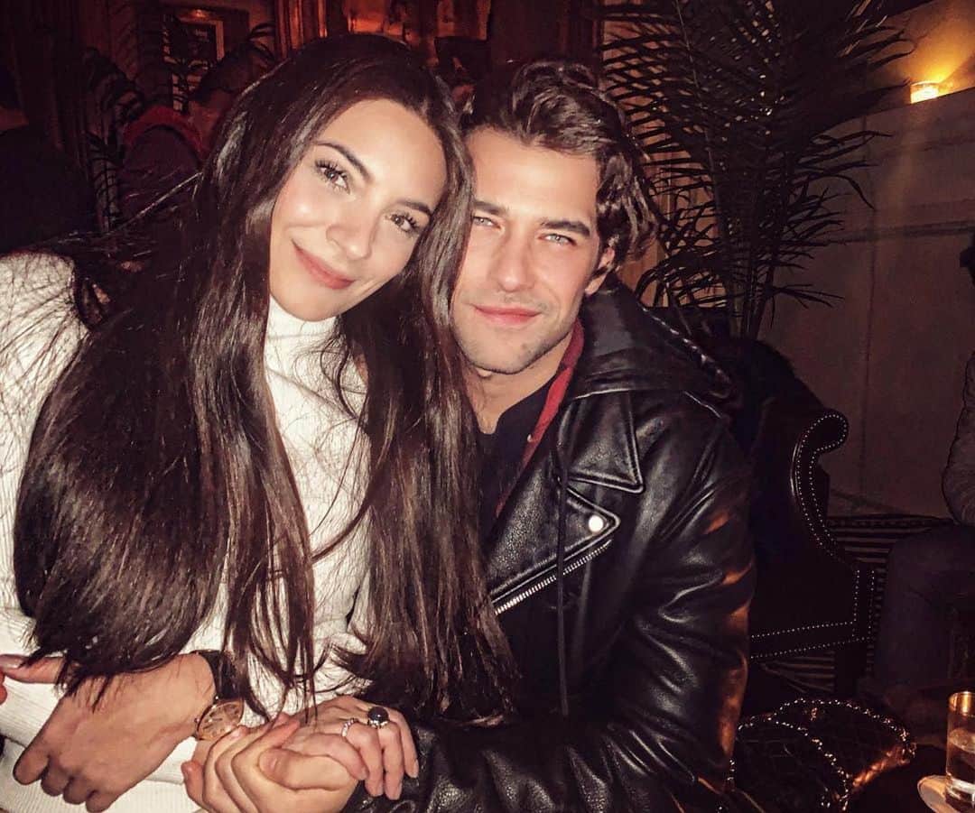 Ana Brenda Contrerasのインスタグラム：「Cugino amore mío! @alessandromariamorelli e anche tu @lucamariamorelli 😂😂 miss you 😘」