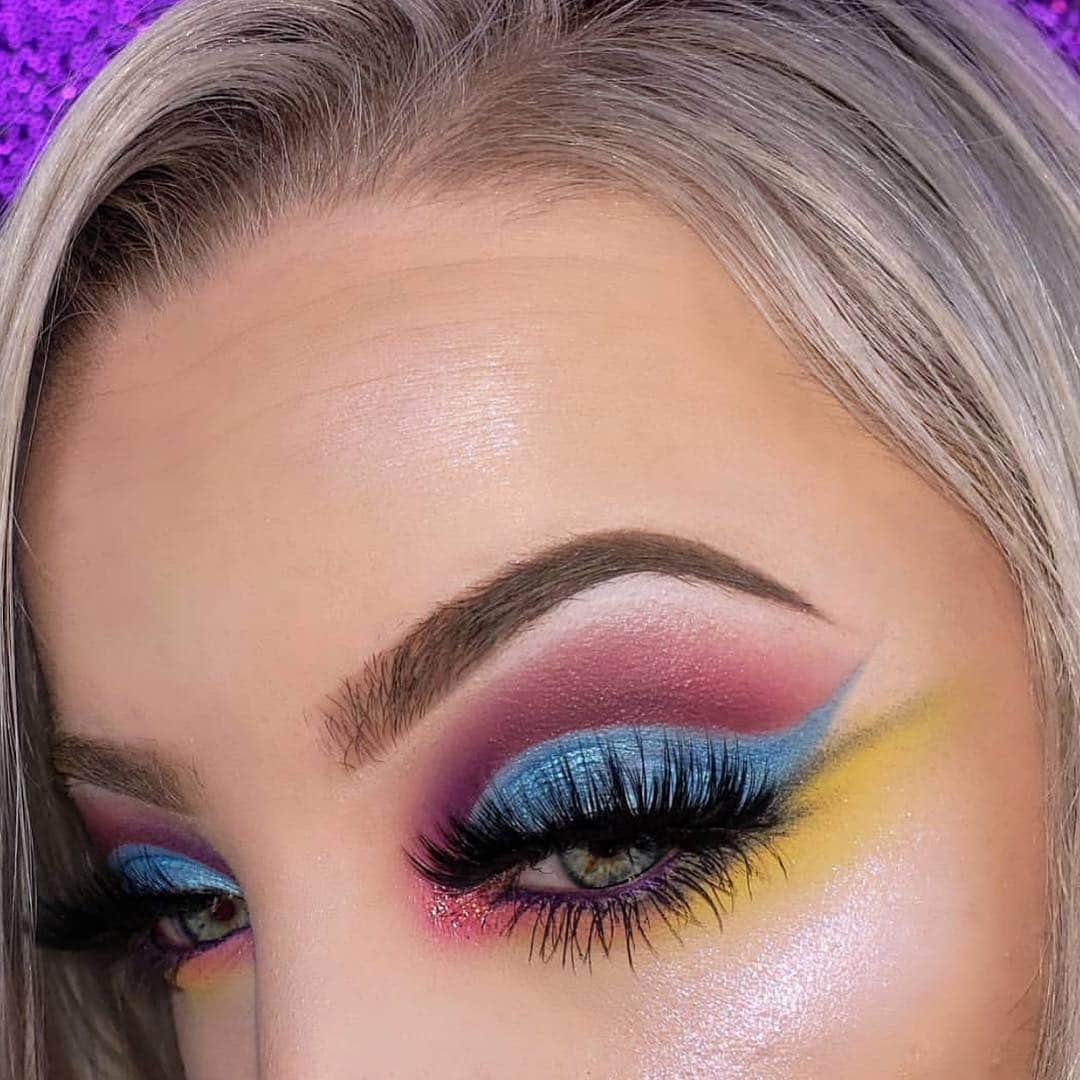 Anastasia Beverly Hillsさんのインスタグラム写真 - (Anastasia Beverly HillsInstagram)「@cottoncandybones this is absolutely gorgeous look useing#abhrivierapalette+prism ⭐️#abhdreamglowkit #pinksapphireglitter #dipbrowgel in taupe ⭐️thank you for sharing #anastasiabeverlyhills #anastasiasoare」3月19日 6時11分 - anastasiabeverlyhills