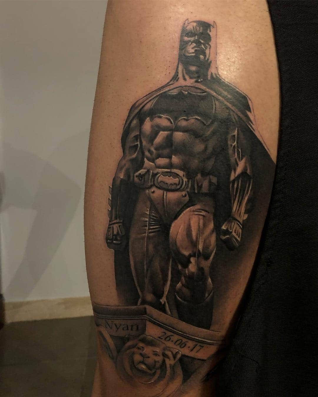 ヘセ・ロドリゲスさんのインスタグラム写真 - (ヘセ・ロドリゲスInstagram)「Que gran día he pasado con mi gran amigo @rodrigogalveztattoo el mejor en la tinta, que talento tienes 🔝😎🤙🏽」3月19日 6時21分 - jeserodriguez10