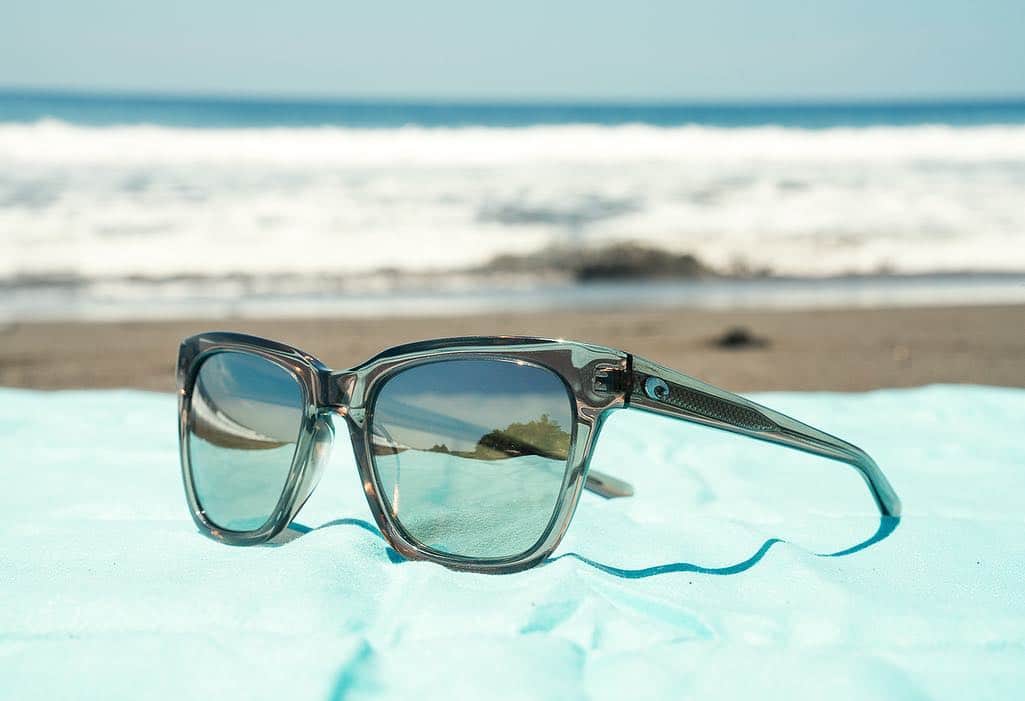 Costa Sunglassesさんのインスタグラム写真 - (Costa SunglassesInstagram)「Inspired by life on the water. Designed to capture the spirit of the sea.  Introducing (4) new additions to our Del Mar Collection: Apalach, Bimini, Coquina and Isla – styles that reflect the golden sands, abalone shells and deep blue waves that fuel adventures on the water. Learn more at http://bit.ly/2ud0w6l. #SeeWhatsOutThere」3月19日 6時27分 - costasunglasses