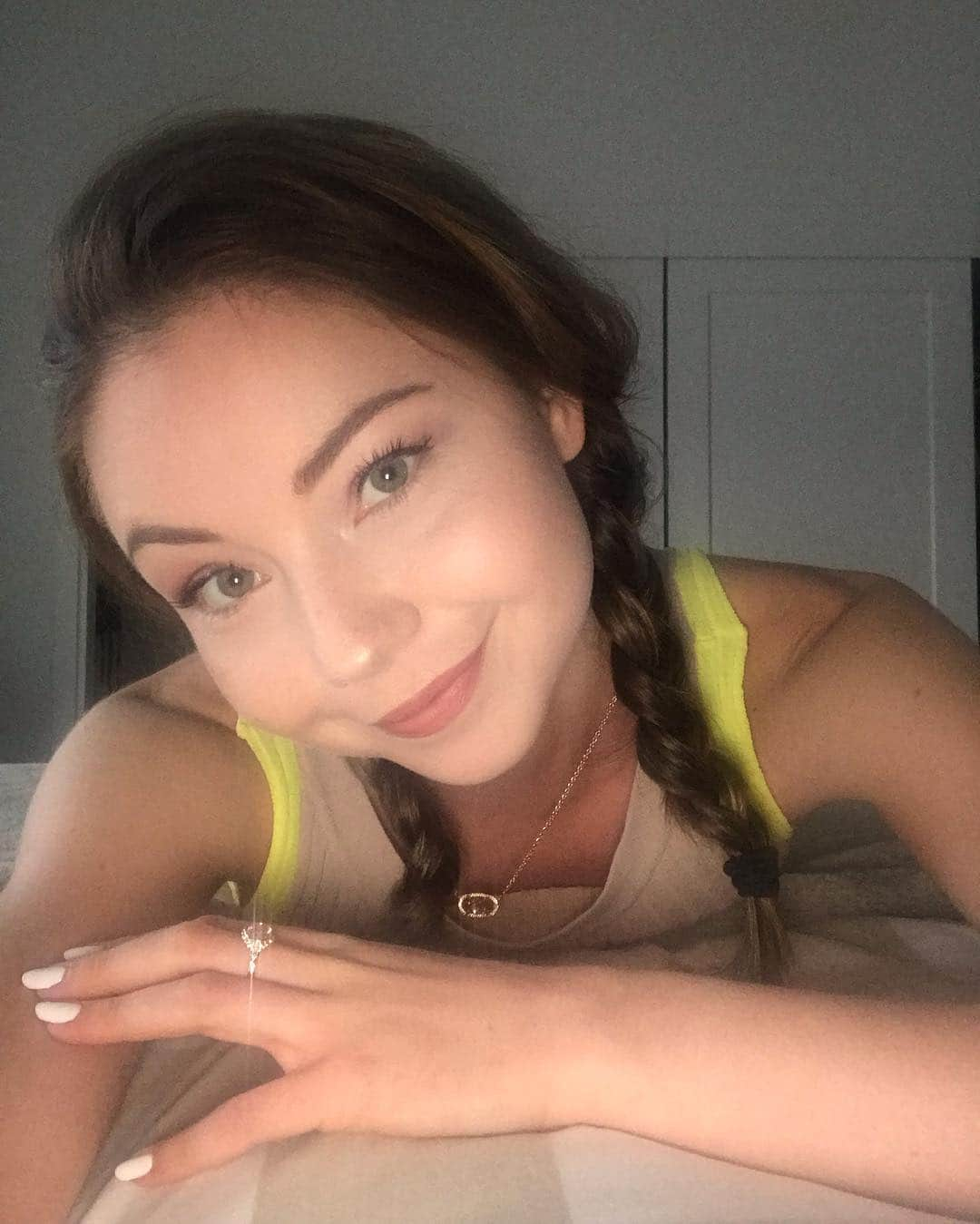 Meredith Fosterさんのインスタグラム写真 - (Meredith FosterInstagram)「Went to Walmart and bought myself a wedding ring for $8.99 cuz I love me」3月19日 6時46分 - meredithfoster