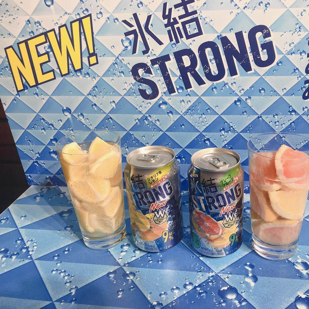 三浦泉さんのインスタグラム写真 - (三浦泉Instagram)「* キリン様の　NEW「氷結®ストロング」　新製品 発表イベントに参加させていただきました❣️ *  アルコールの刺激が強いストロングでは満足できなかった人に向けた、「果汁のおいしさが強い」新しいストロング⇨ 氷結ストロング 🍹 * 「果汁感🍊🍋」＆「アルコール臭くないスッキリした後味」がとても 理想的でした😍 *  これなら私も飲めそう😊🍹✨ これからの時期だと#お花見 や#女子会 でも重宝しそうですね♥️🌸 *  何だかワクワクしてきました🌸🌸🌸 *  #氷結ストロング  #PR #イベント #instapic」3月19日 7時05分 - princessizu1201