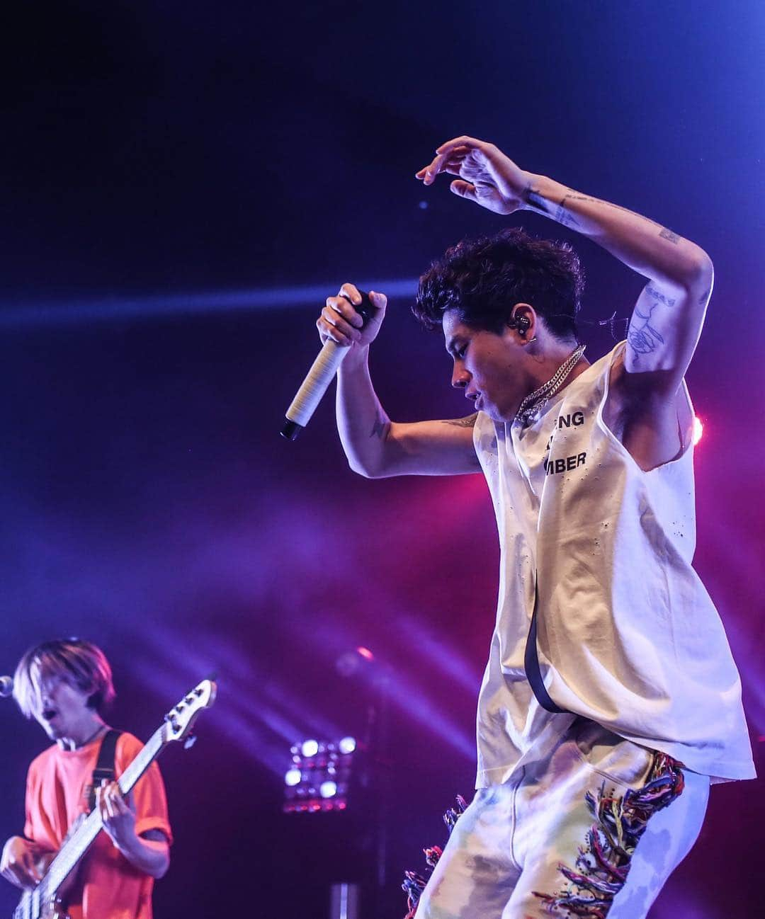 ONE OK ROCK WORLDさんのインスタグラム写真 - (ONE OK ROCK WORLDInstagram)「Twitter📸JEGA @Jega_says _ Woke up to a TON of love here on Twitter from  @ONEOKROCK_japan  and their awesome fan base, so awesome to see their global reach! _ _ #oneokrockofficial #eyeofthestorm #10969taka #toru_10969 #tomo_10969 #ryota_0809 #fueledbyramen #poobear #waterparks #standatlantic #eyeofthestormnorthamericatour2019」3月19日 7時13分 - oneokrockworld