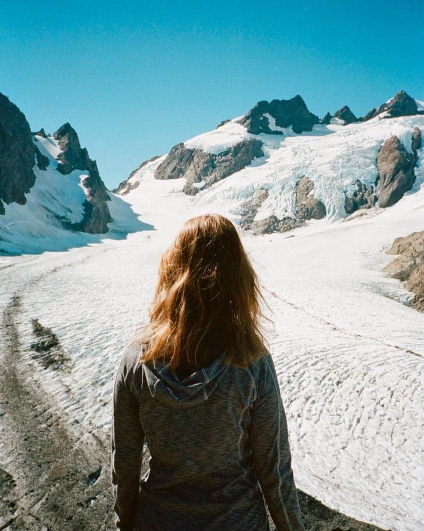 マイラ・ダルブサイオさんのインスタグラム写真 - (マイラ・ダルブサイオInstagram)「Can’t wait to see this wonderful woman this weekend for more outdoors adventures! 💙 #35mm of @taylorstepien at Blue Glacier in the Olympics (we hiked for 3 days to get there!) #gooutside #explorewildly #forgeyourownpath (and do it with your #BFF)」3月19日 7時16分 - myladalbesio