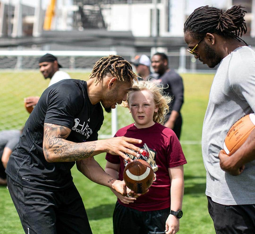 ピッツバーグ・スティーラーズさんのインスタグラム写真 - (ピッツバーグ・スティーラーズInstagram)「Joe Haden hosted a Unified flag football clinic to promote inclusion in sports while in Abu Dhabi for @worldgamesad as a @specialolympics Global Ambassador. #ChooseToInclude」3月19日 7時34分 - steelers