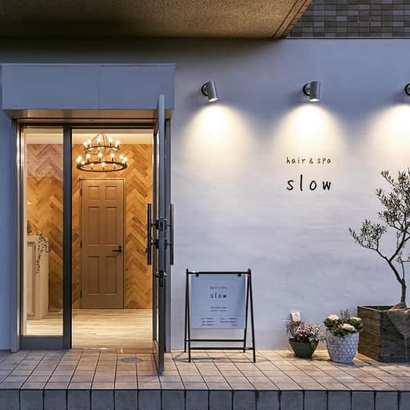のインスタグラム：「hair&spa slow（茨城県守谷市） ＜設計施工＞タカラスペースデザイン株式会社 @tb.net_salondesign  #takarabelmont #タカラベルモント #takaraspacedesign #タカラスペースデザイン  #salondesign #takara_salondesign #美容室 #サロンインテリア #美容室設計 #slow」