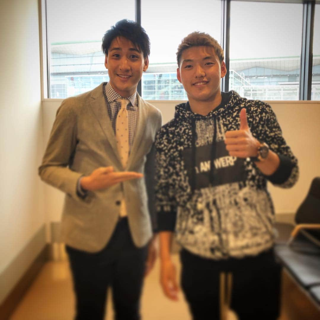 山本紘之さんのインスタグラム写真 - (山本紘之Instagram)「・ 堂安律選手！！！ 日本サッカーの未来！！！ インタビューの模様は本日「news zero」で。 ※放送内容が変更される可能性があります ・ ・ ・ #堂安律 #堂安選手 #怪物 #マラドーアン #サッカー #日本代表 #サムライブルー #newszero #日本テレビ  #photokamio #日本対コロンビア #コロンビア戦 #3.22 #やってくれる気しかしない #さぁ #ドキドキしようぜ」3月19日 7時55分 - yamamoto_hiroyuki.ntv