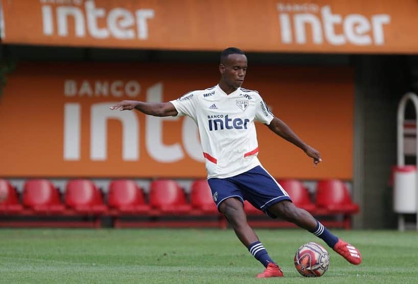 São Paulo FCさんのインスタグラム写真 - (São Paulo FCInstagram)「Com os novos uniformes de treino da adidas, o elenco começou os preparativos para encarar o São Caetano pelo Campeonato Paulista #VamosSãoPaulo 🇾🇪 ‪⠀⠀⠀⠀⠀⠀⠀⠀⠀‬ 📸 Rubens Chiri / saopaulofc.net」3月19日 7時57分 - saopaulofc