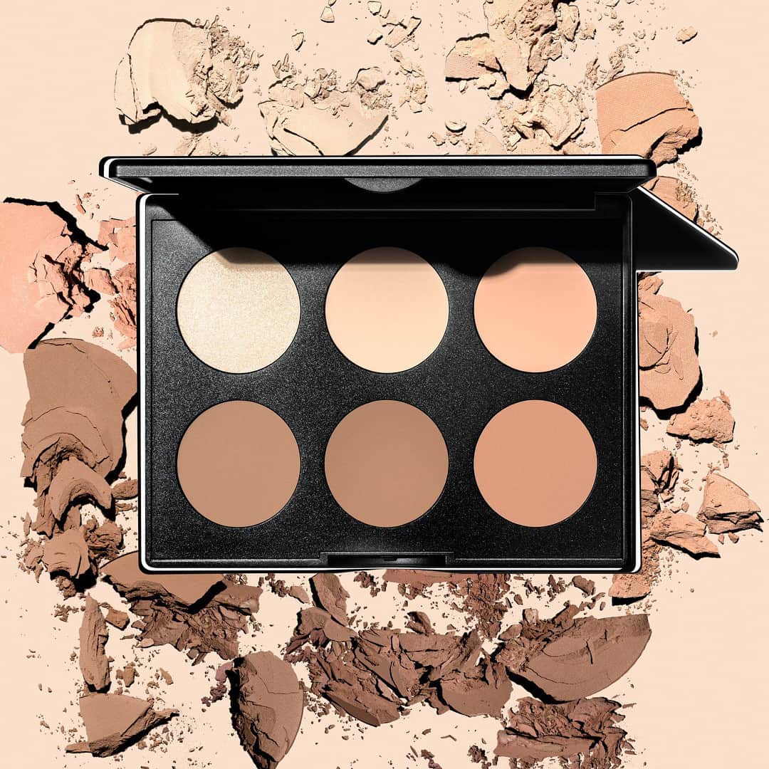 M·A·C Cosmetics BRさんのインスタグラム写真 - (M·A·C Cosmetics BRInstagram)「Ama mostrar todos os ângulos do rosto com contorno? A paleta de contorno STUDIO FIX fornece uma cobertura completa para criar diversos efeitos e sombras com aparência natural.💃 Quer experimentar e conhecer de perto? Venha até uma loja física e compre também pelo site, que entrega para todo o Brasil.  #MACStudioFix #MACStudioFixBrasil  #PeleMac #Pele」3月19日 8時00分 - maccosmeticsbrasil