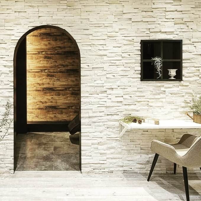 のインスタグラム：「hair&spa slow（茨城県守谷市） ＜シャンプー設備＞タカラベルモント YUME ESPOIR @tb.net_yume ＜設計施工＞タカラスペースデザイン株式会社 @tb.net_salondesign  #takarabelmont #タカラベルモント #takaraspacedesign #タカラスペースデザイン  #salondesign #takara_salondesign #美容室 #サロンインテリア #美容室設計 #スタイリングチェア #美容室の椅子 #夢シャンプー #YUME #takara_yume #シャンプーベッド #takara_espoir #slow」
