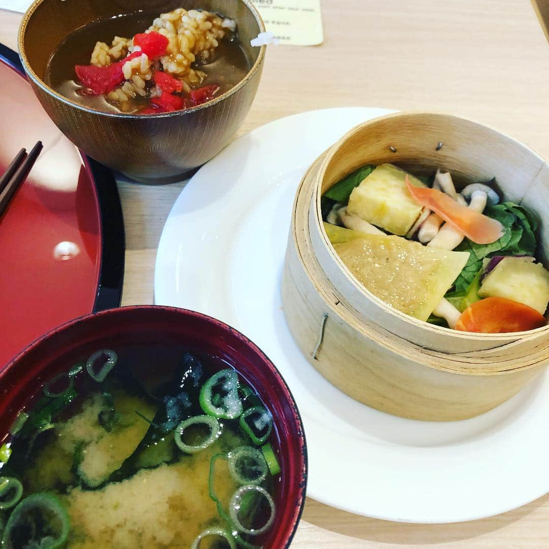 金村義明さんのインスタグラム写真 - (金村義明Instagram)「#久しぶり#朝食バイキング#ほとんどアジア系外国人 #朝から和洋沢山の品数」3月19日 8時13分 - yoshiaki_kanemura