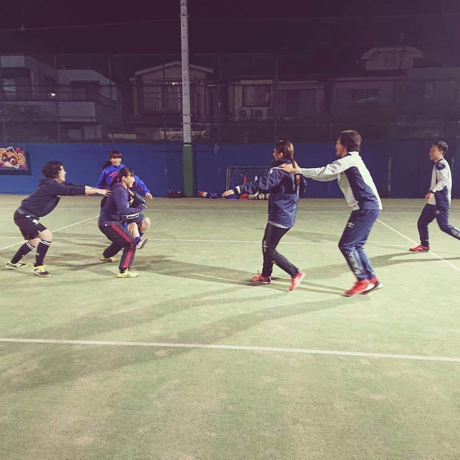 石川直宏さんのインスタグラム写真 - (石川直宏Instagram)「昨日は上石神井スクールへ⚽️🏃‍♀️💨 上石神井スクール月曜日では子どもたちの「笑顔」を大切に行ってきました。昨日のスクールをもって月曜日の上石神井女子スクールは終了し、ジュニアクラス(小学1年生～6年生対象)の開催に変更することとなりましたが、なでしこひろば等で女子サッカーの普及をFC東京でも今後継続して取り組んでいけたらと考えています。 また一緒にボールを蹴ろう😉 . #FC東京サッカースクール #上石神井スクール #ガールズ #レディース #fctokyo #FC東京 #tokyo #blueandred #青赤魂  #FC東京ファミリー #一体感 #fctokyoclubcommunicator  #FC東京クラブコミュニケーター #CC」3月19日 8時09分 - sgss.18