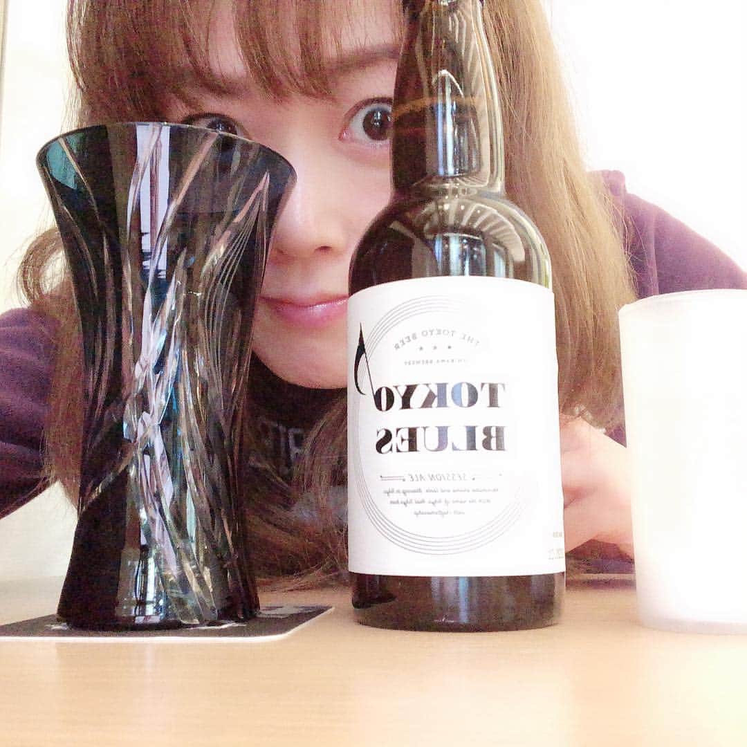 のインスタグラム：「もうすぐお花見🌸できるかな？  乾杯しよう . .  桜の季節はもうすぐそこまで来ています。 . . Do you get dizzy with excitement when you see OHANAMi from a different perspective? .  The season of cherry blossoms are almost upon us. . . . . #cherryblossoms  #cherryblossomsafterwinter  #もうすぐお花見できるかな #もうすぐお花見 #乾杯しよう  #cheers  #theseasonofcherryblossomsblossoms #yugayamato #大和悠河 #自撮りにしてみた😉 . . . . . . 🍑🍑🍑🍑🍑🍑🍑🍑🍑🍑🍑🍑 《大和悠河スプリングトークショー》 . ●日時  3月21日 (木･祝)　13:00～／15:00～ ●場所  玉川高島屋本館1F グランパティオ ●入場無料  宝塚「宙組」のトップスターから女優へ。 宝塚時代のエピソードや、現在のライフスタイルやファッション、メイク術まで、盛りだくさんのトークを聞きに是非！いらしてください。」