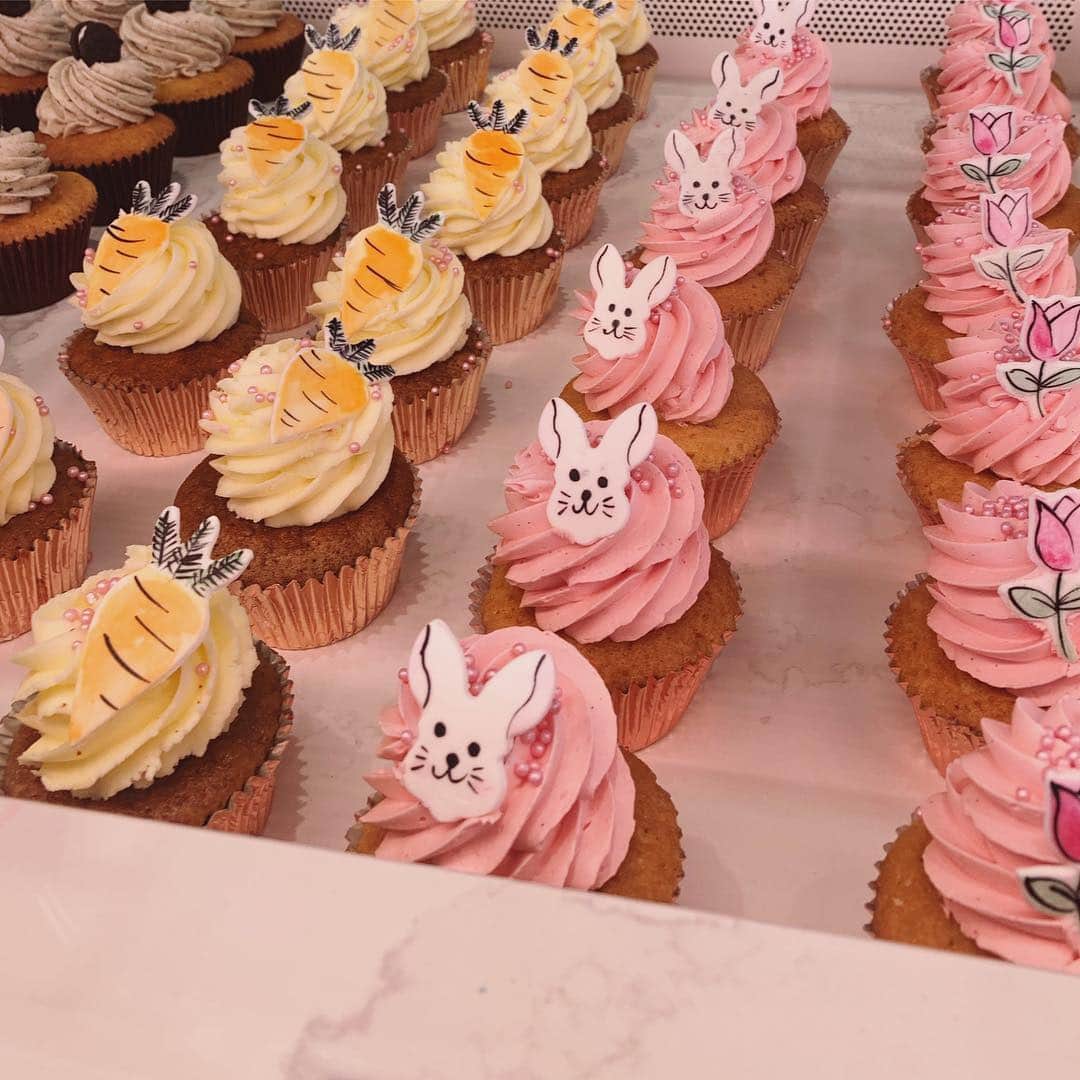 MEGのインスタグラム：「Happy Easter 🐰🐰🥕🥕」