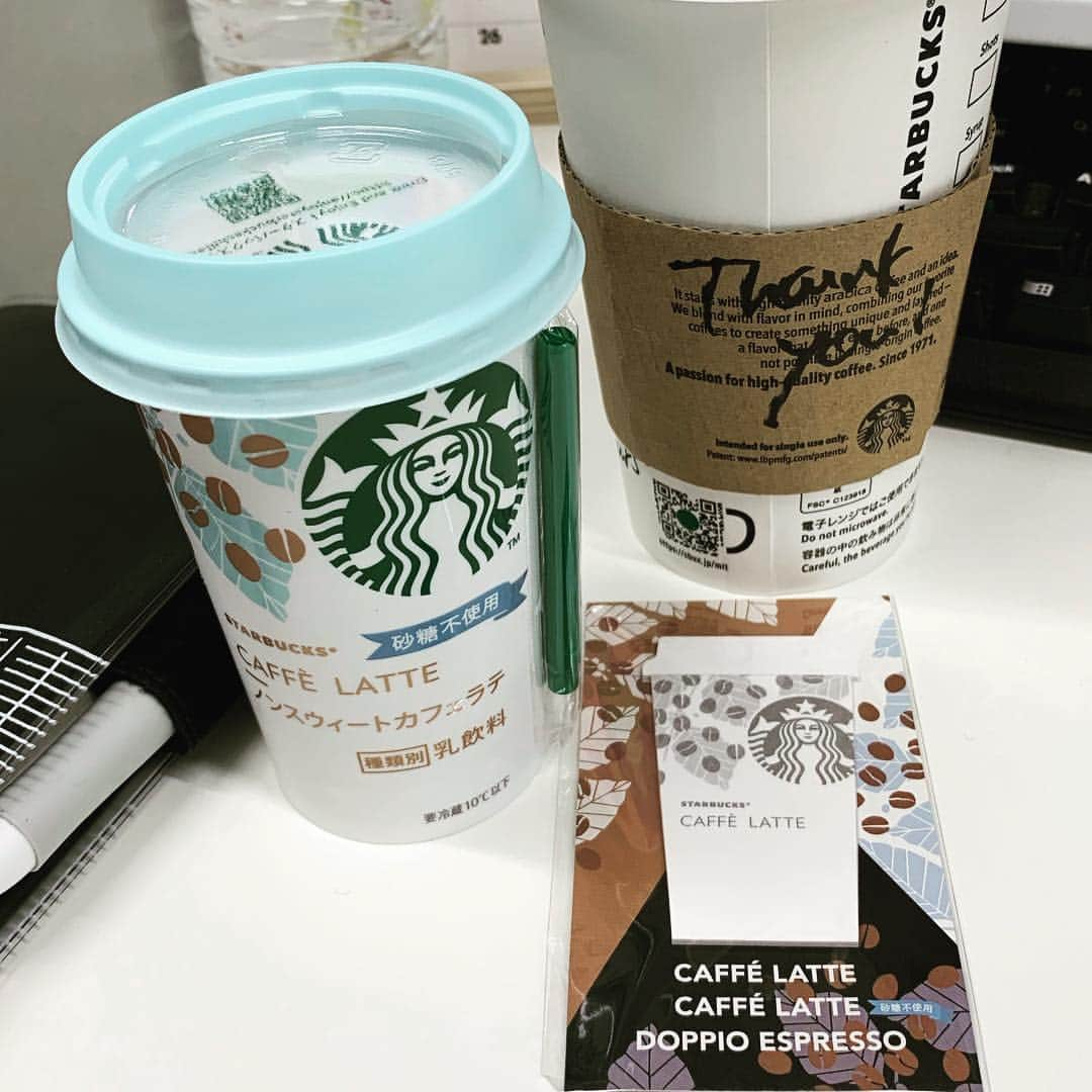 くろさんのインスタグラム写真 - (くろInstagram)「ノンスウィートカフェラテお買い上げ🥤 #本日発売 #スタバチルドカップ #ノンスウィートラテ #砂糖不使用 #スタバチルドカップノンスウィートラテ #スターバックス® #スターバックス®チルドカップ #スタバ #スターバックス #スターバックスコーヒー #caffèlatte #starbuckscaffèlatte」3月19日 8時54分 - m6bmw