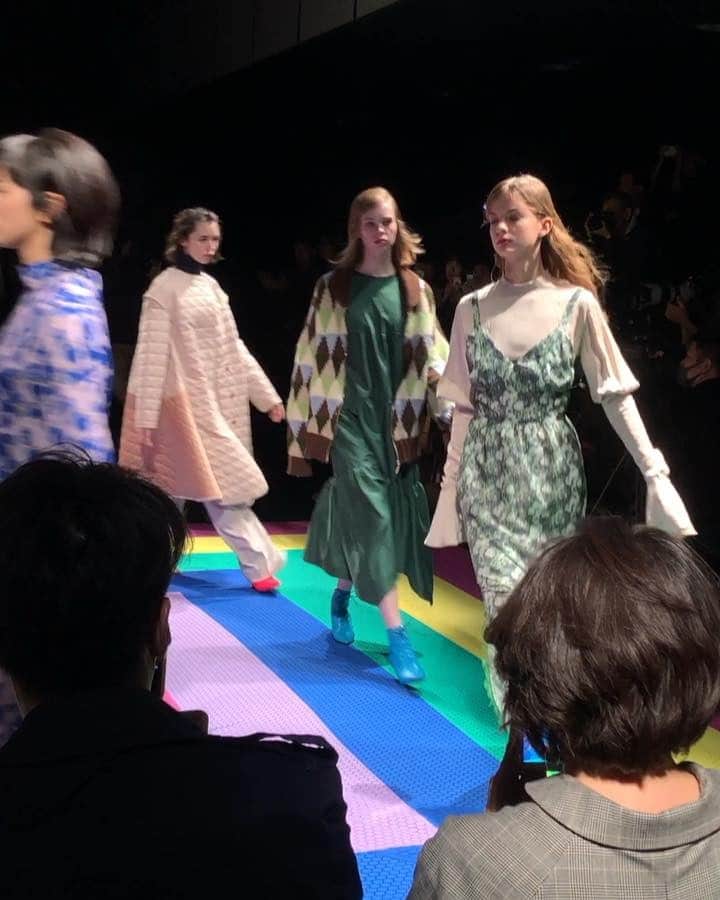 のインスタグラム：「#afw #tiit @tiit_tokyo  普段に着たい服たくさんで可愛かったなー🌸 我が子、人生初のファッションショーでした」