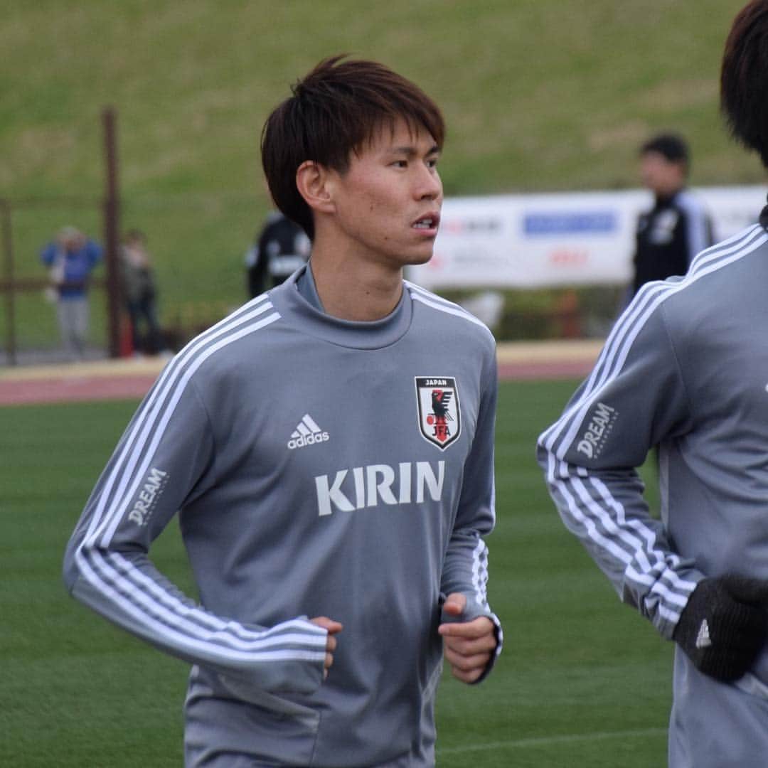 のインスタグラム：「. 追加招集でA代表初選出！ （2019.03.19） . #橋本拳人 #KentoHashimoto #日本代表 #daihyo #SamuraiBlue #サムライブルー #森保ジャパン #football #サッカーキング #⚽️ #サッカー」