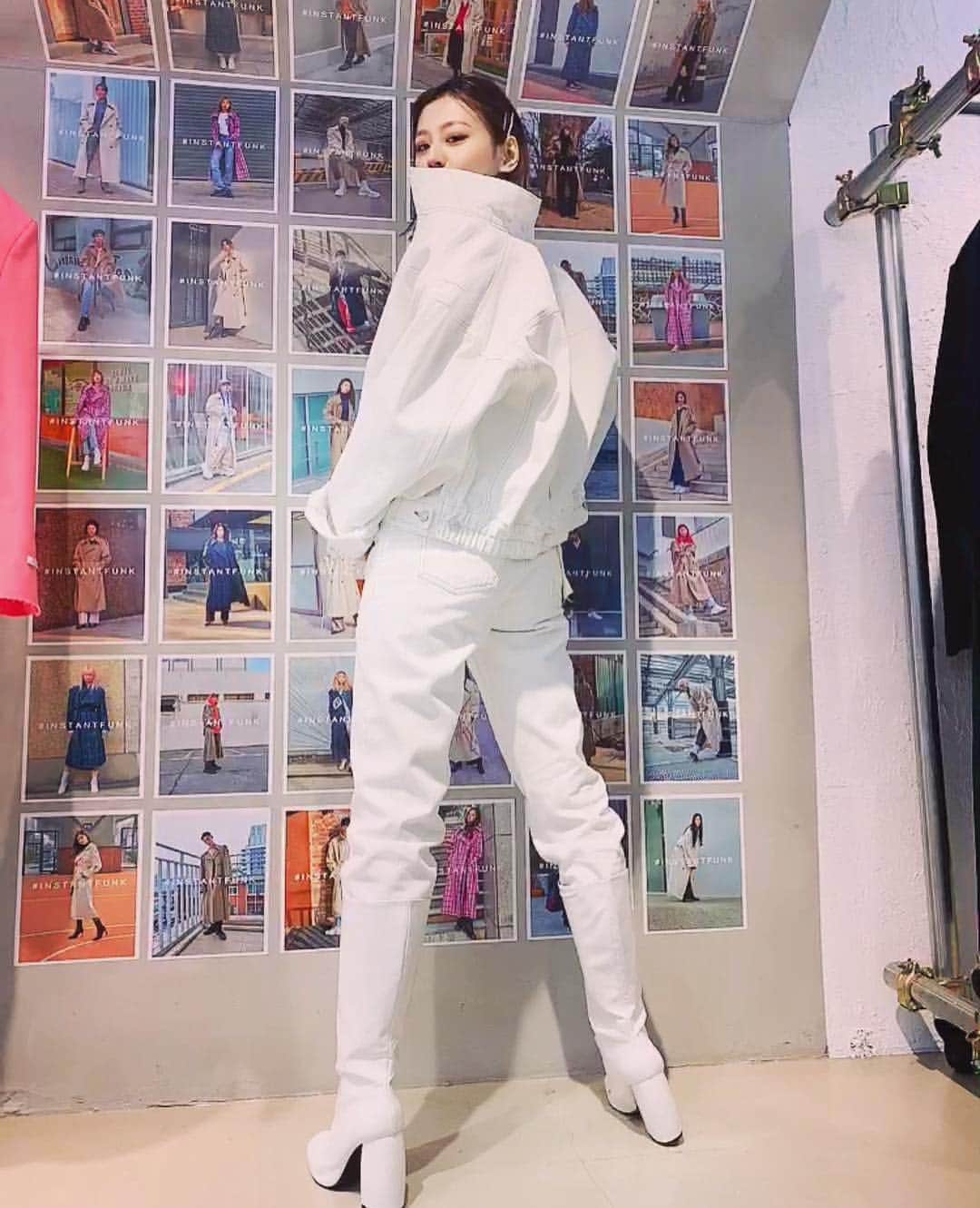 のインスタグラム：「韓国に来ましたー！ 楽しい事嬉しい事沢山待ってるよー！ 🧡 @instantfunk_style  にて🐶」